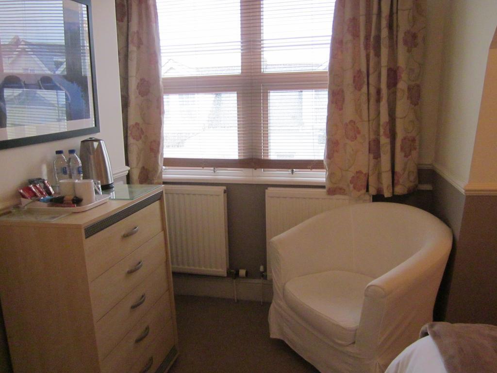 Beach House Paignton Room photo