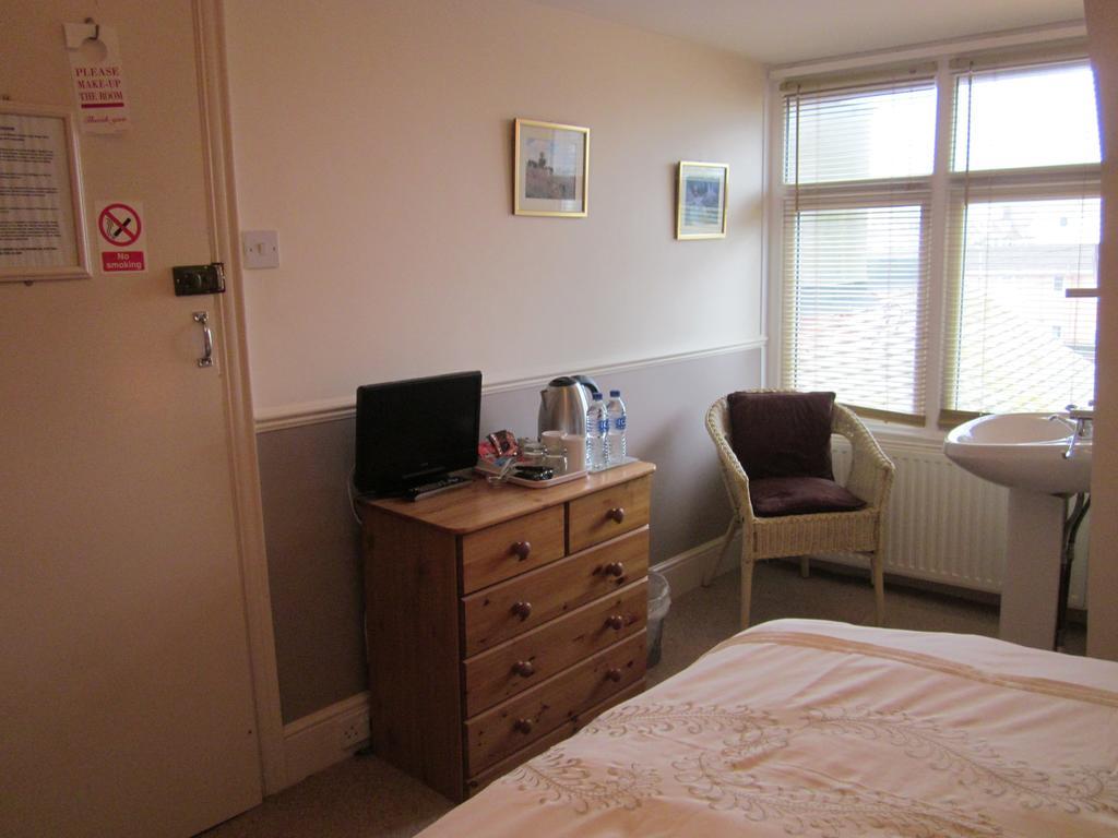 Beach House Paignton Room photo